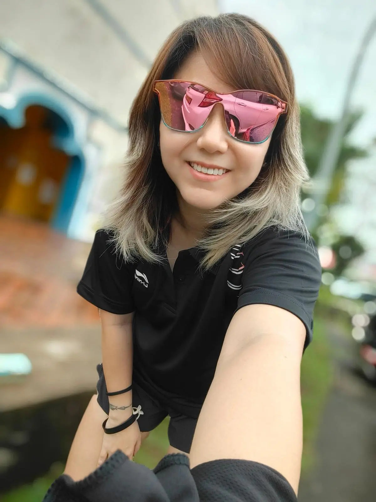 GLITTER SWEAT AND ROSE REGRET Aura Shades